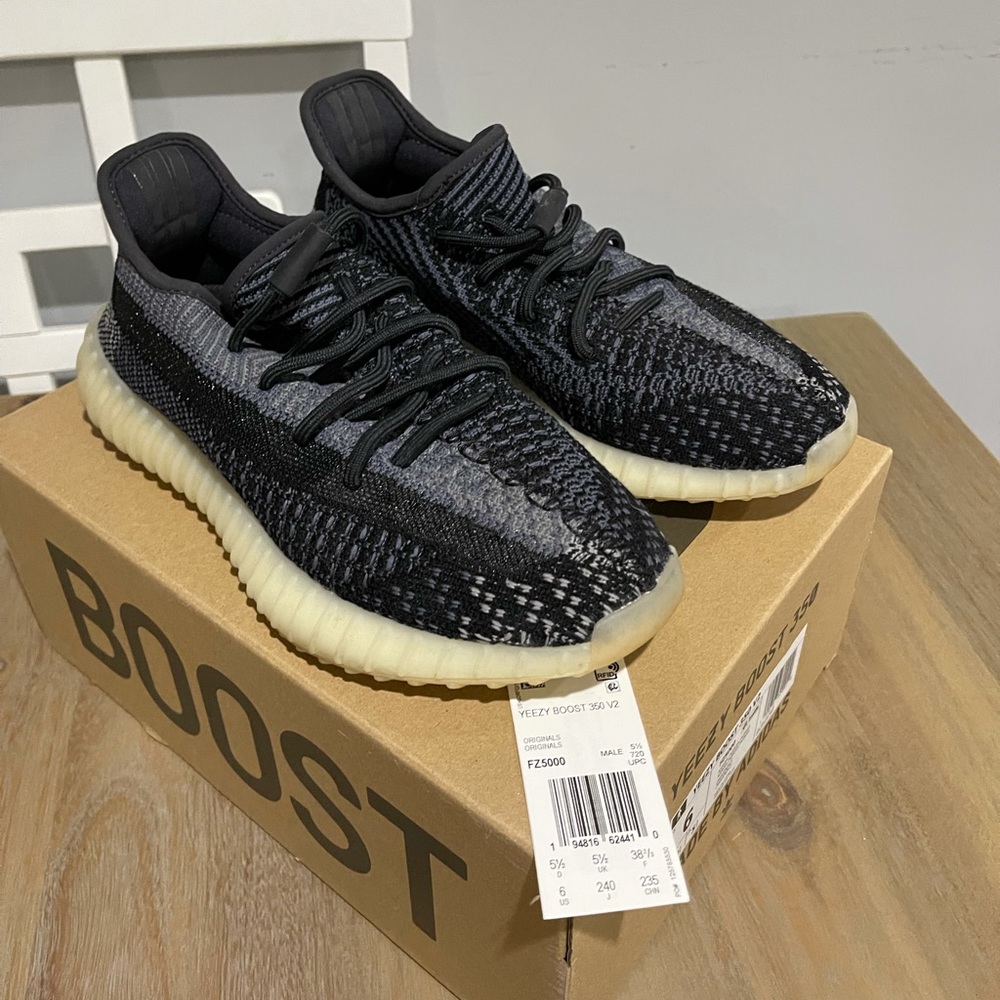 Yeezy Boost 350 V2
